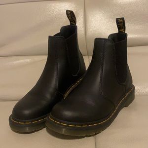 Dr. Martens 2976 CHELSEA BOOT - WOMEN'S